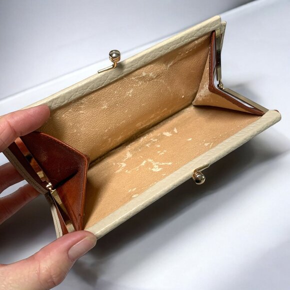 Vintage Dooney & Bourke All Weather Leather Kisslock Wallet Bone/British Tan - Picture 5 of 13